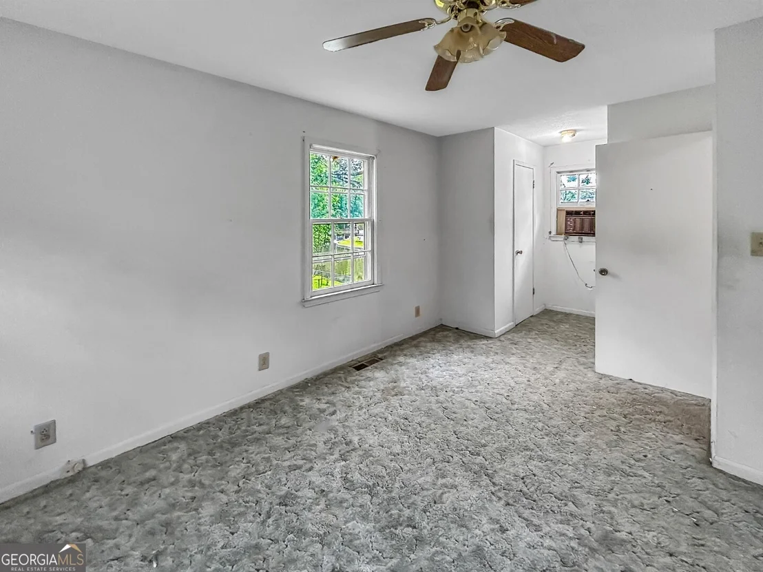 Photo of 411 Edgewater Circle