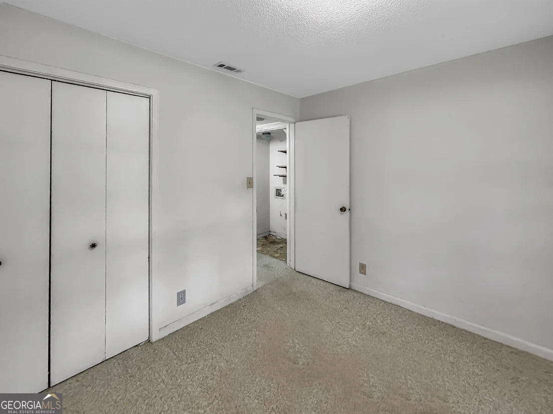 Photo of 411 Edgewater Circle