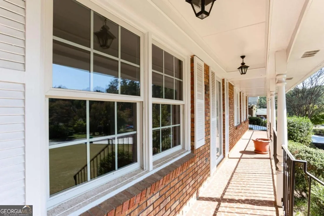 Photo of 461 Highview Drive SE