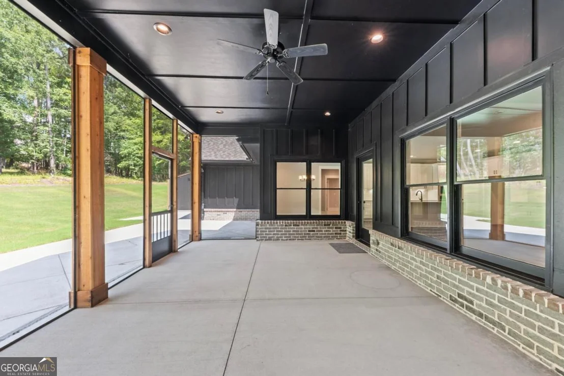 Photo of 1231 Spinnaker Road