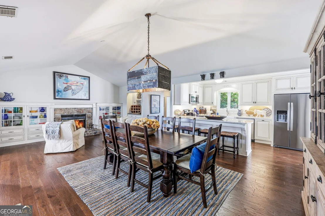 Photo of 3623 N River Road