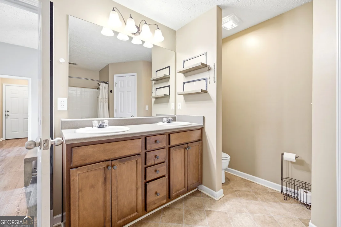 Photo of 121 Crest View Drive