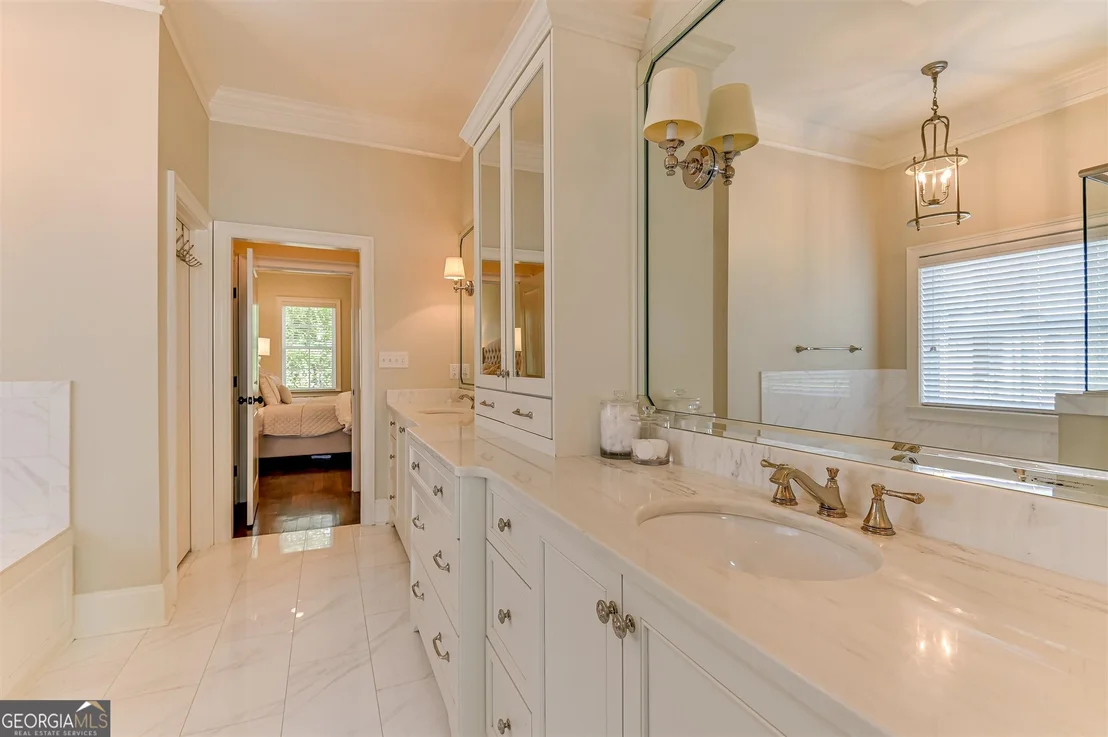 Photo of 1052 Emerald Place