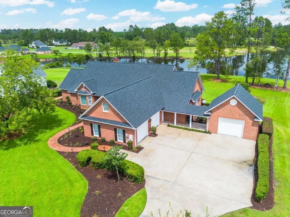 Photo of 161 Greentree Drive