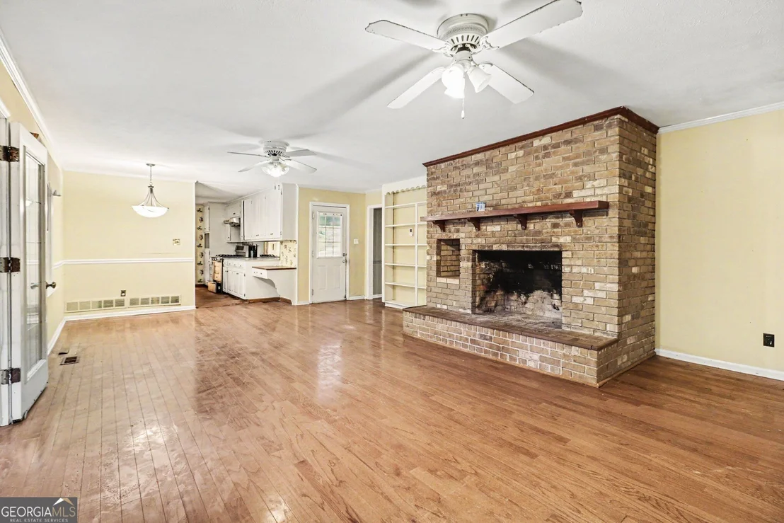 Photo of 981 Cameron Mill Road