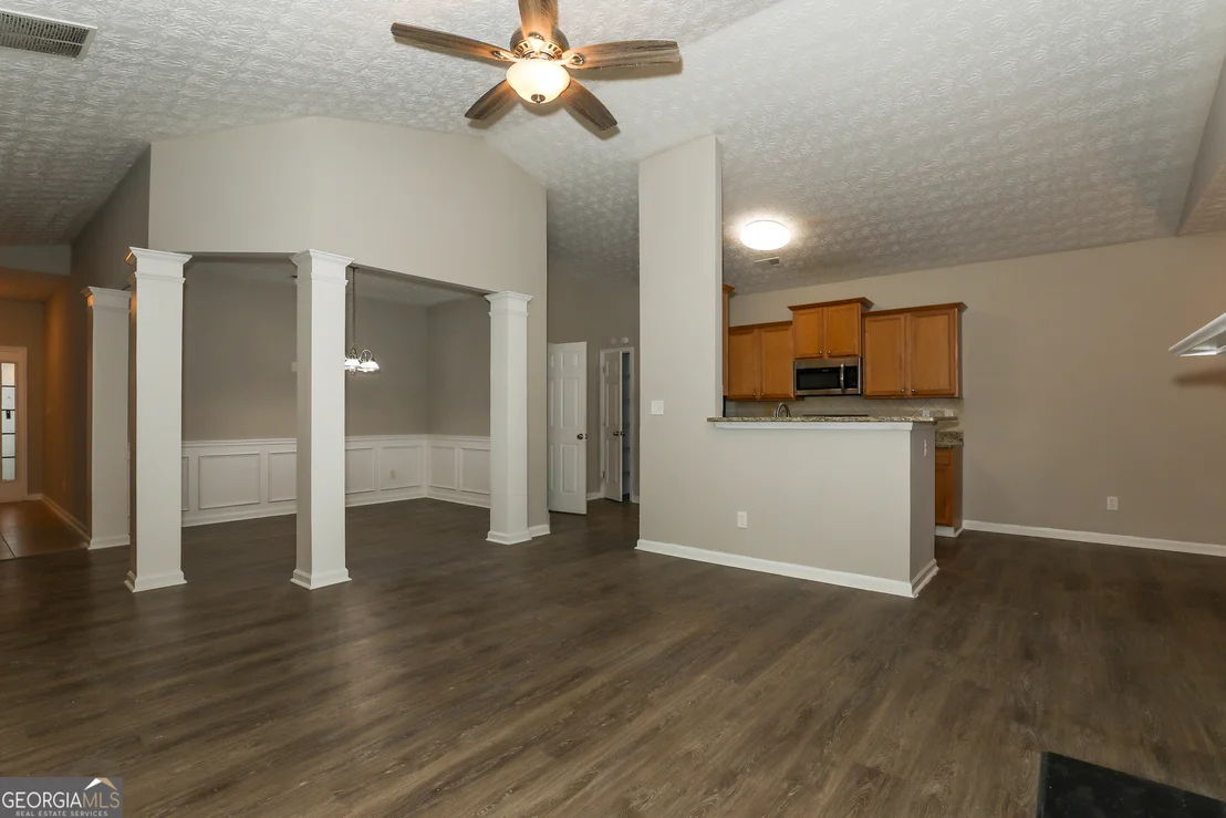 Photo of 1055 Maple Leaf Drive
