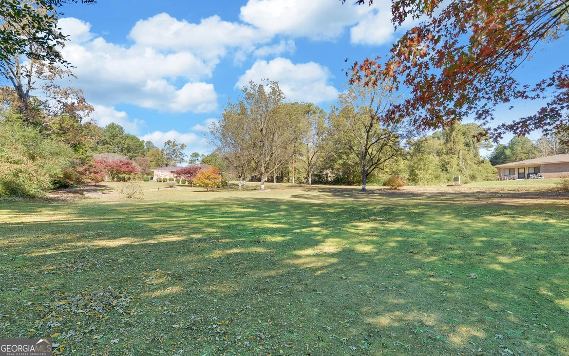 Photo of 586 Collins Road