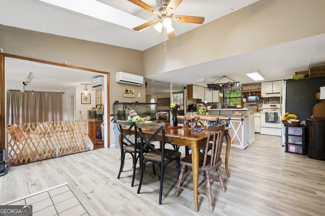 Photo of 2518 Henderson Mountain Road