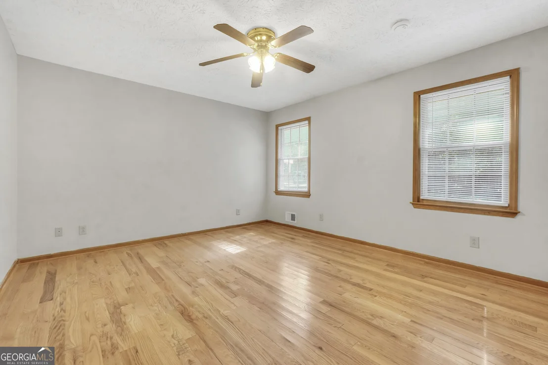 Photo of 370 Davis Road