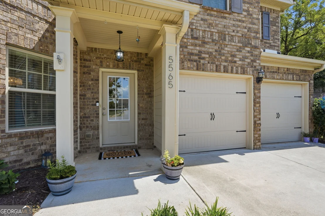 Photo of 5565 Banner Boulevard