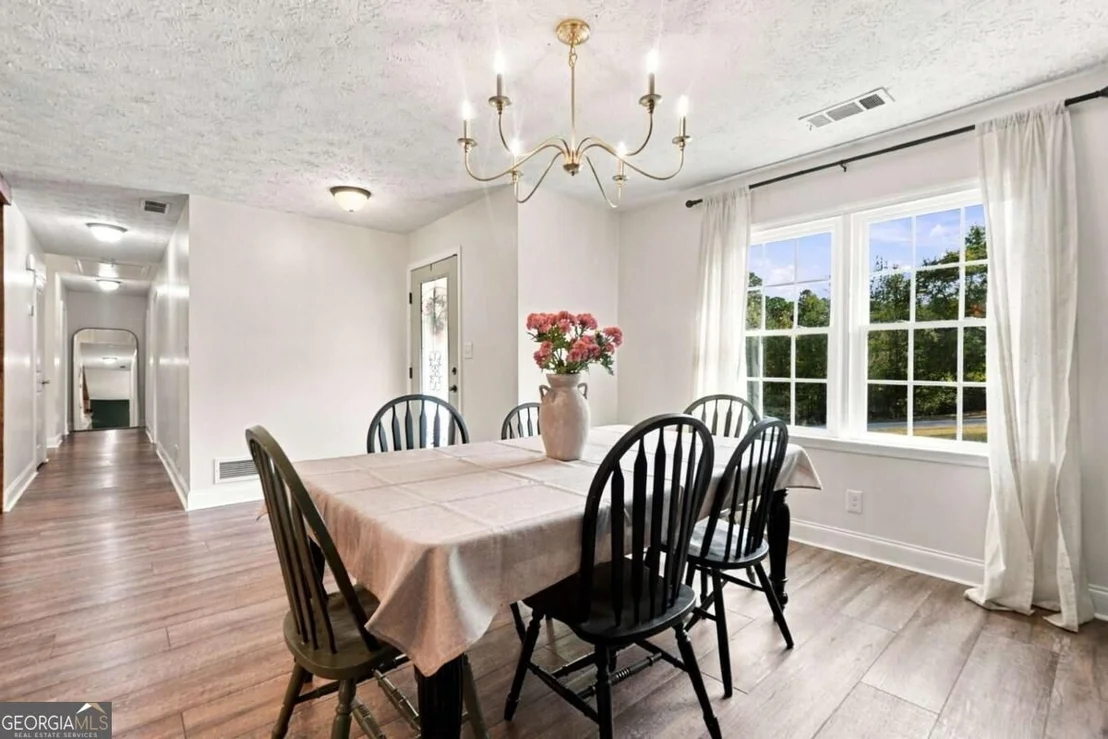 Photo of 408 White Way