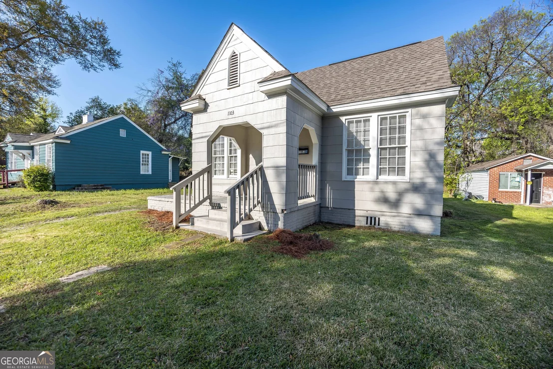 Photo of 1103 Bryan Avenue