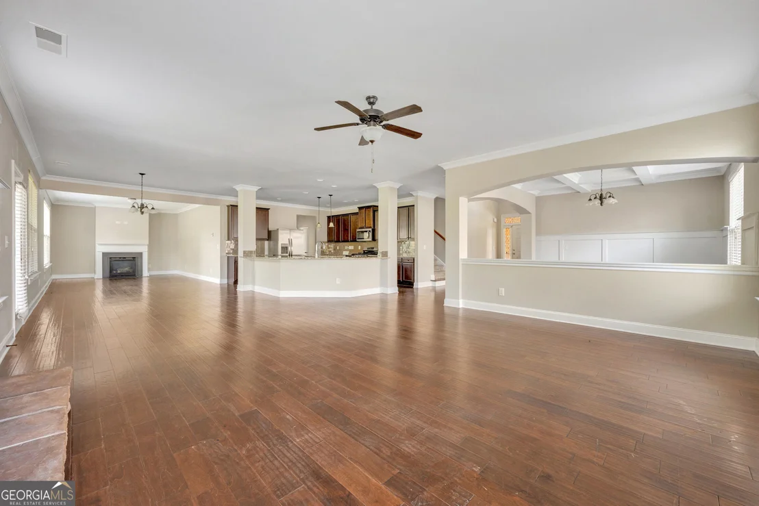 Photo of 910 Southfork Drive