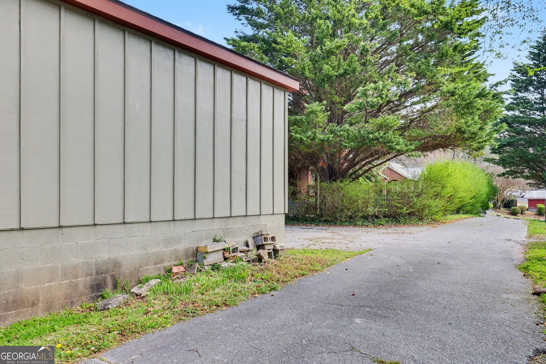 Photo of 33 Maple Street