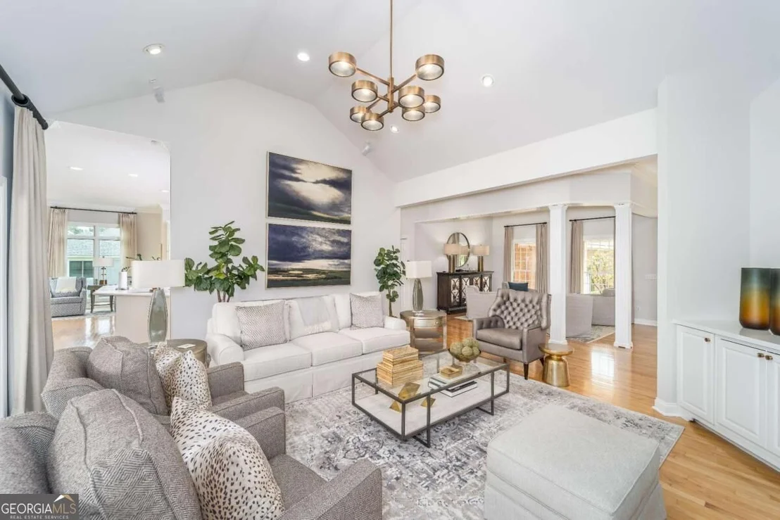 Photo of 161 Greentree Drive