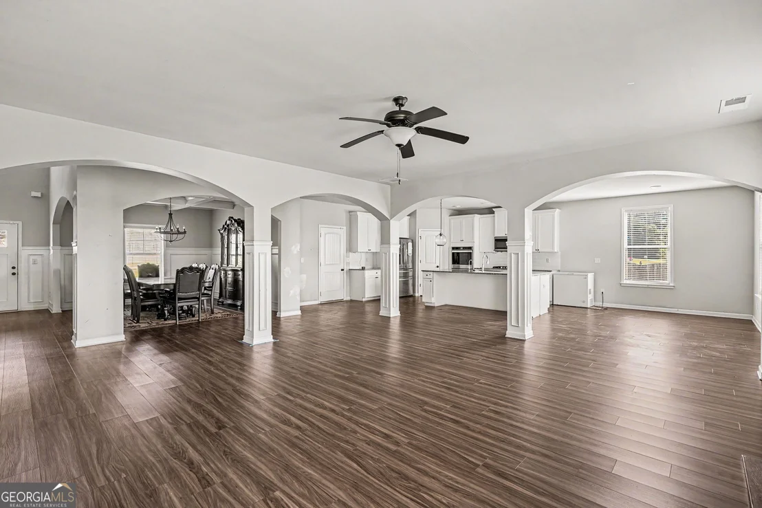 Photo of 945 Mystic Way