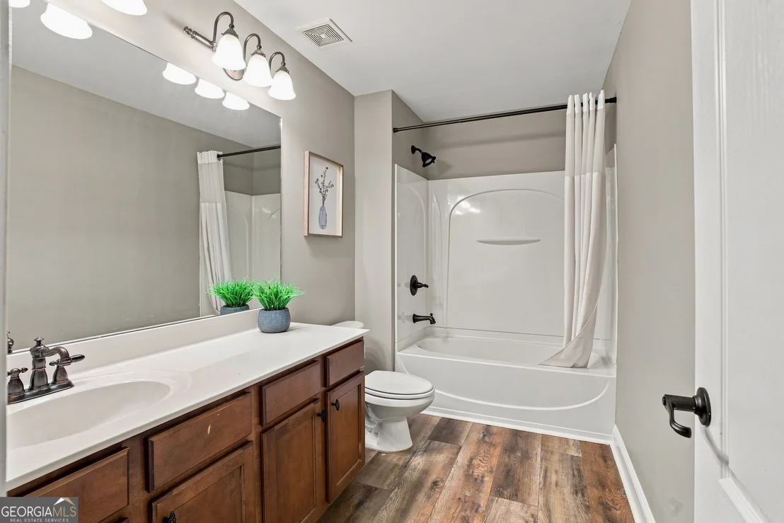Photo of 423 Crestmont Lane