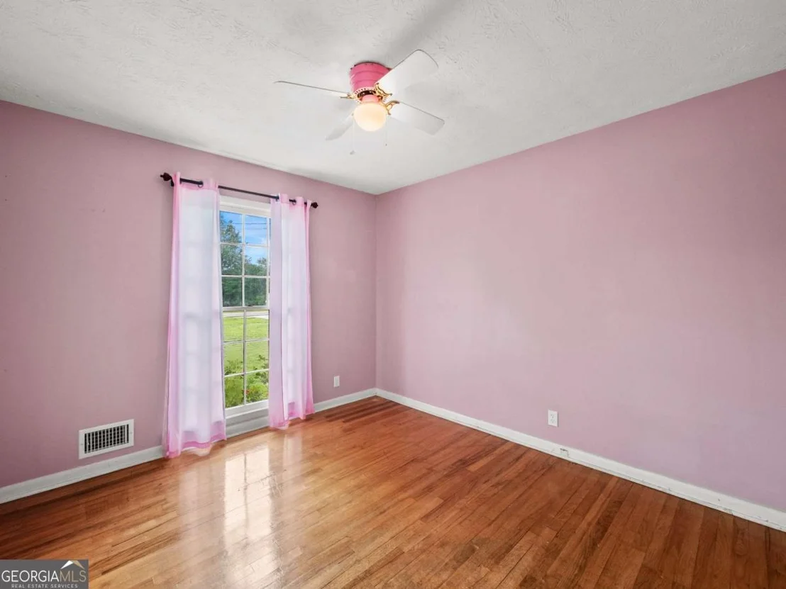 Photo of 617 Lakeview Drive
