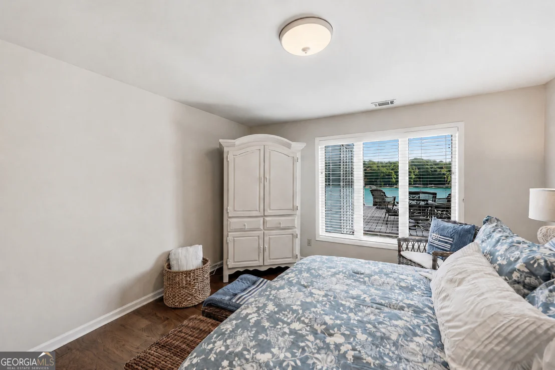 Photo of 3623 N River Road