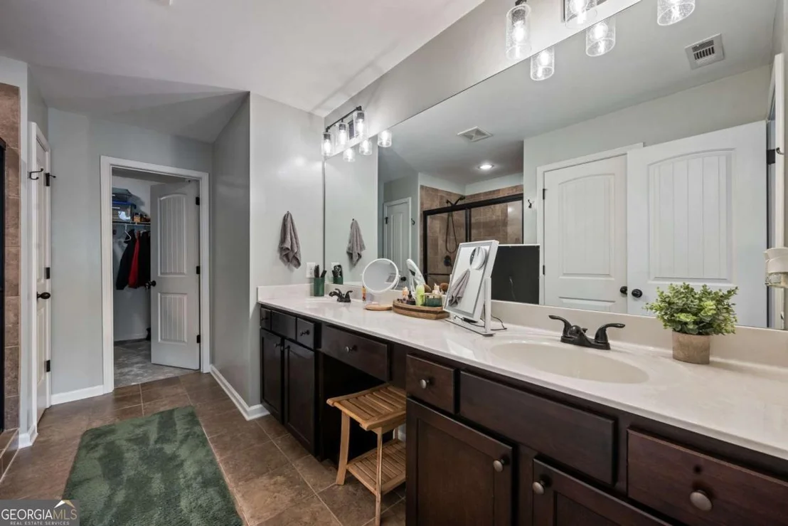 Photo of 555 Evergreen Way