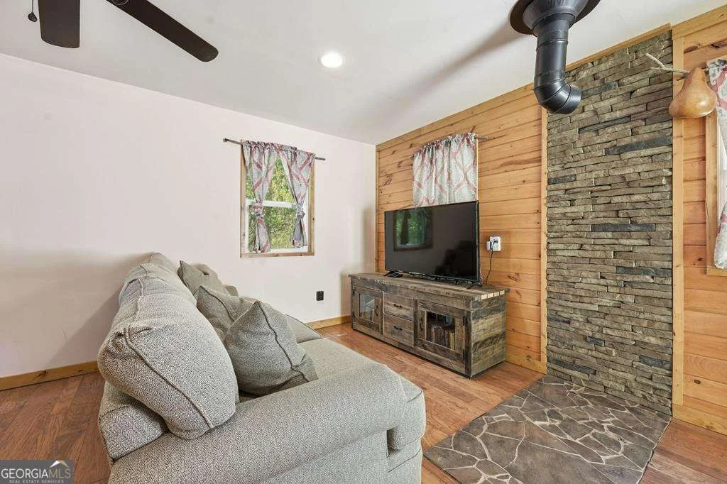 Photo of 106 Roaring Creek Lane
