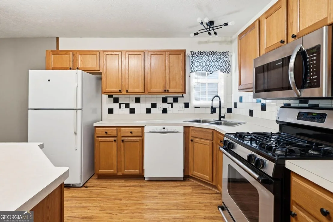 Photo of 407 Redwood Trail