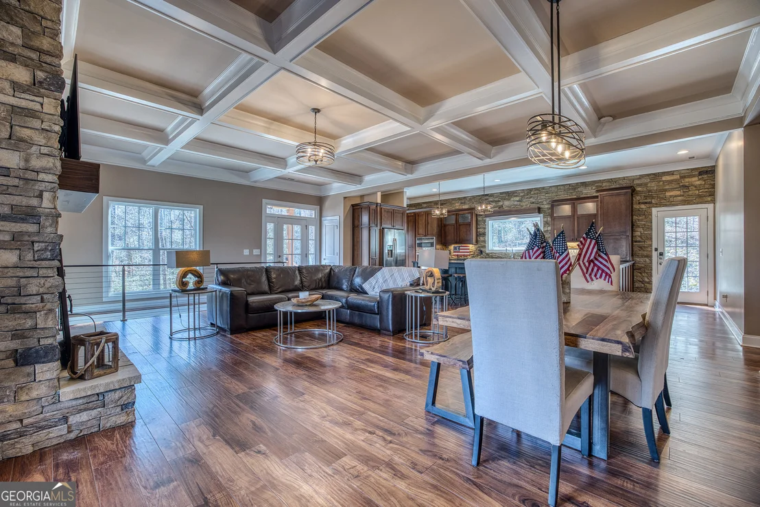 Photo of 112 Springhill Lane