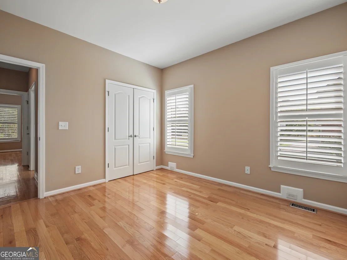 Photo of 100 Cole Point