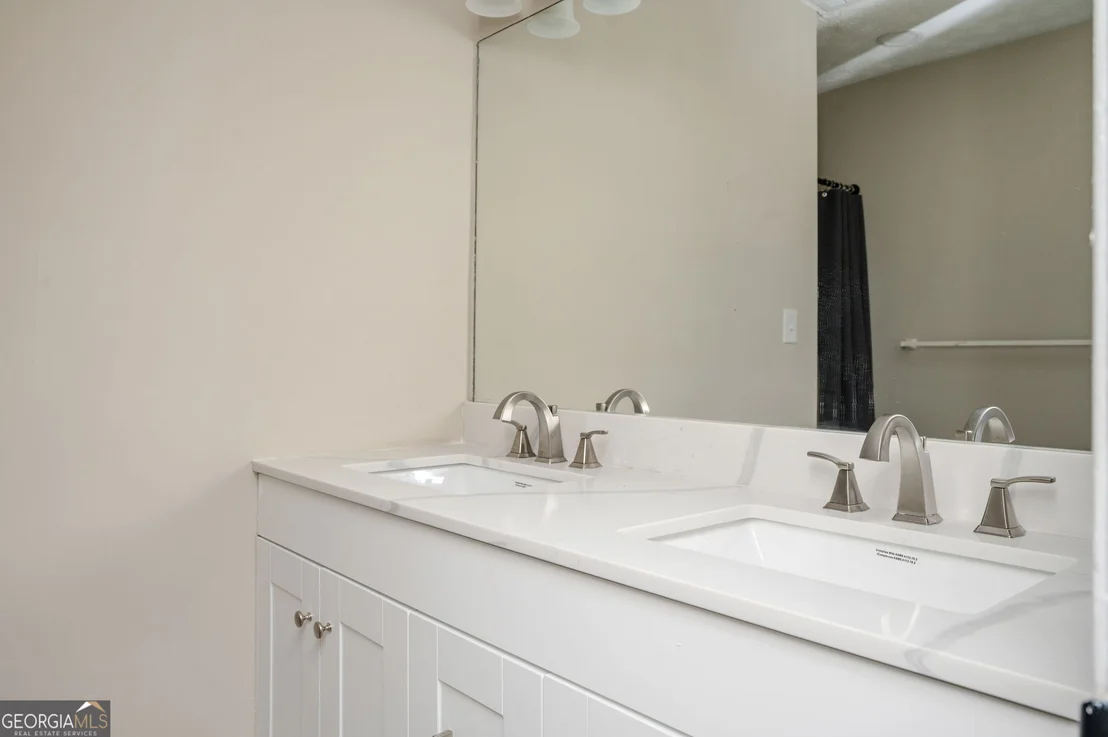 Photo of 1130 Mannbrook Drive