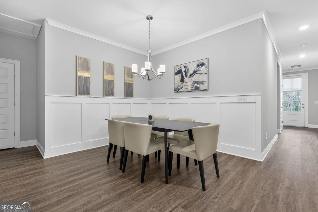 Photo of 325 Edgewater Drive