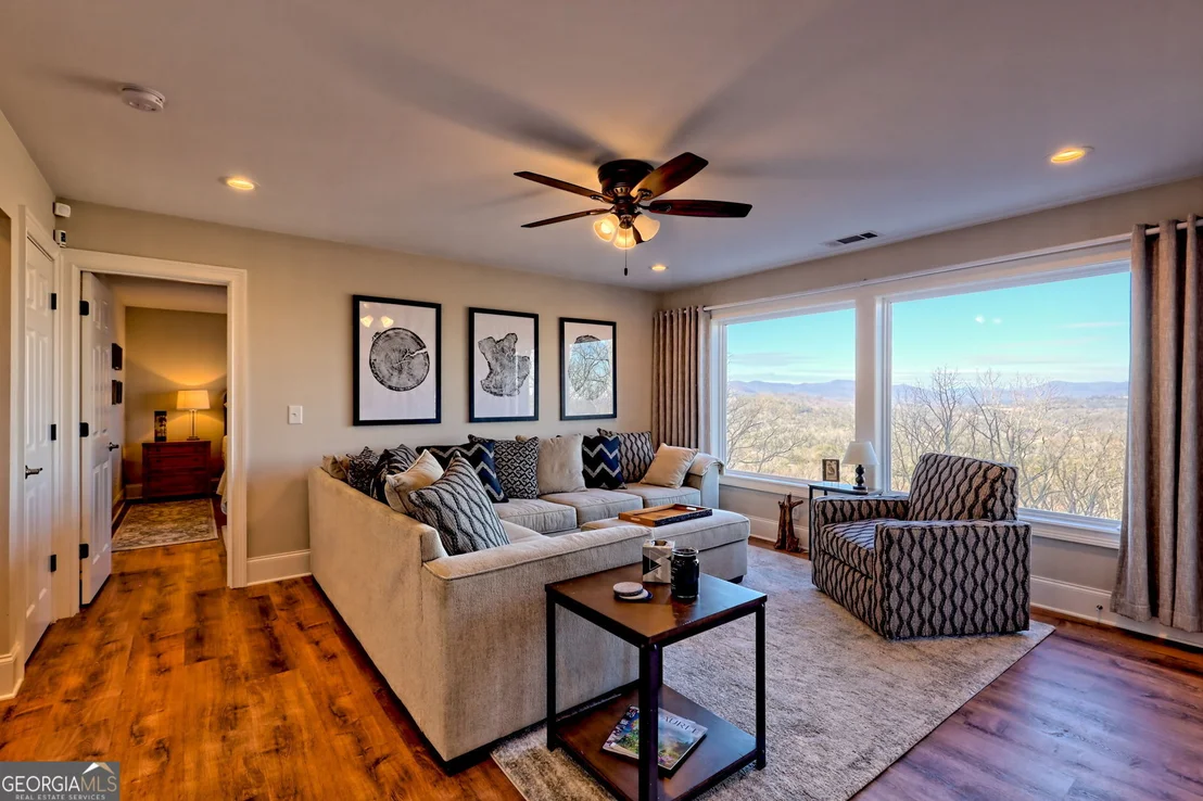 Photo of 916 Arbor Drive