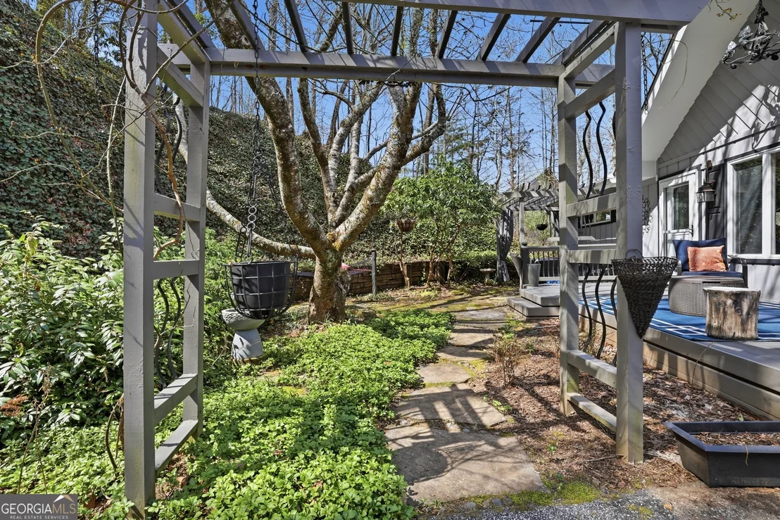 Photo of 499 Ridgepole Drive