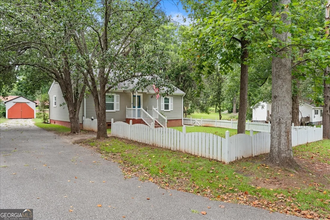 Photo of 102 Oak Street