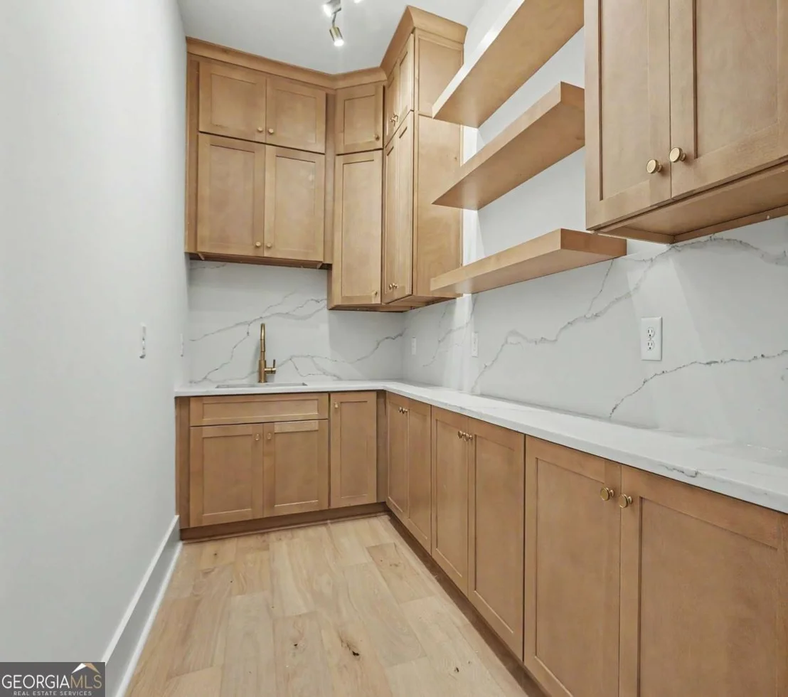 Photo of 6043 Bluewater Boulevard
