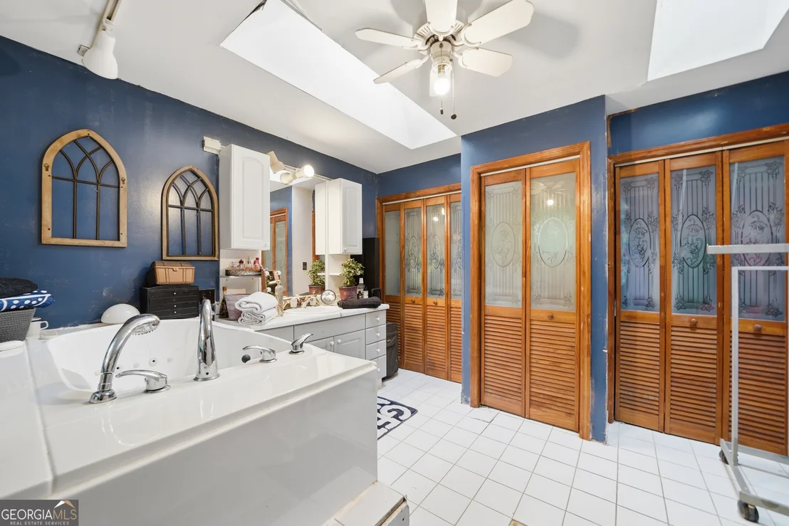 Photo of 2518 Henderson Mountain Road