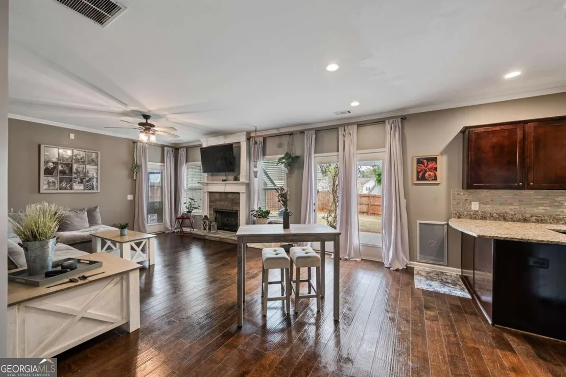 Photo of 555 Evergreen Way