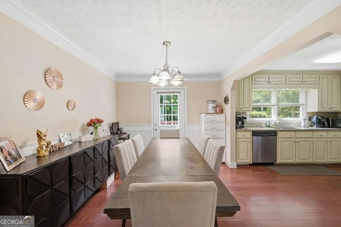 Photo of 1490 Chalet Circle