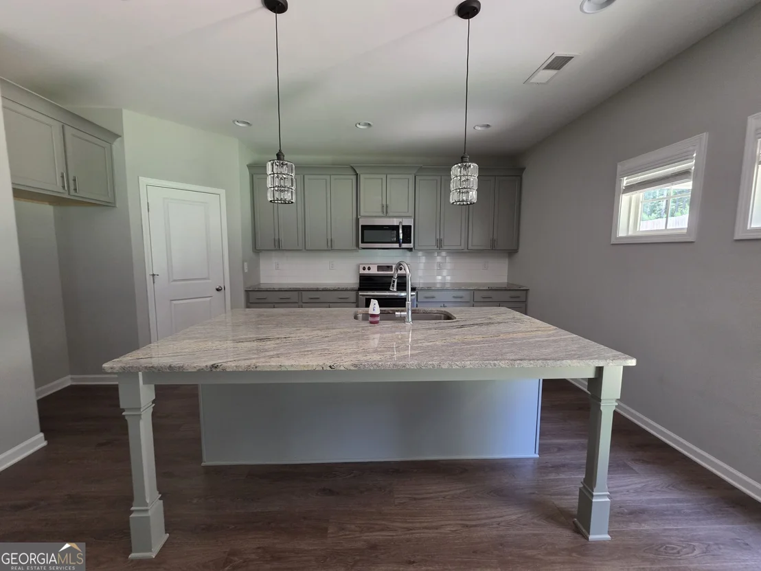 Photo of 208 N Davis Road