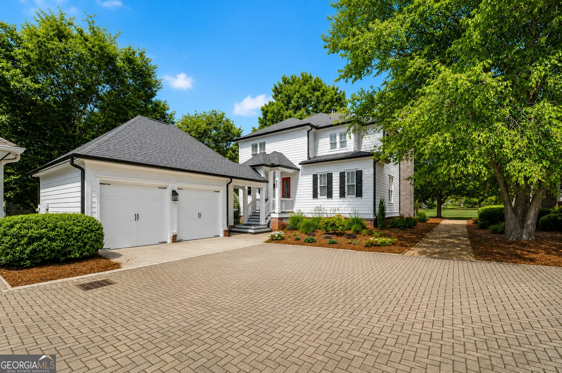 Photo of 845 Commons Park