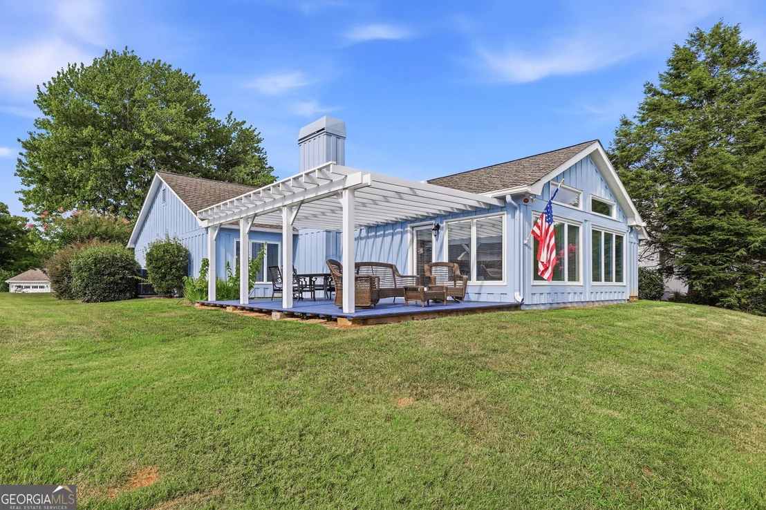 Photo of 3623 N River Road