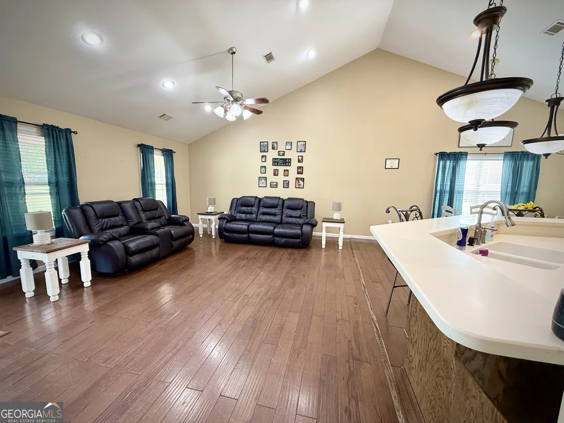 Photo of 2402 Zoar Road