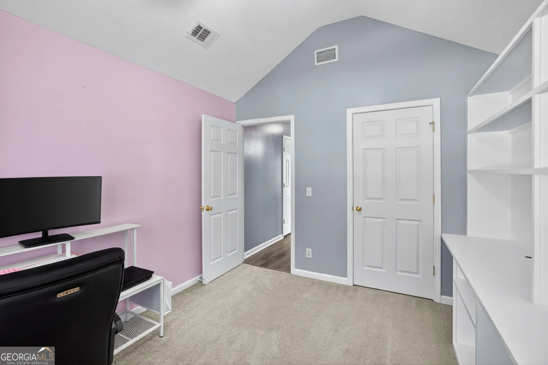 Photo of 104 W Tisbury Lane