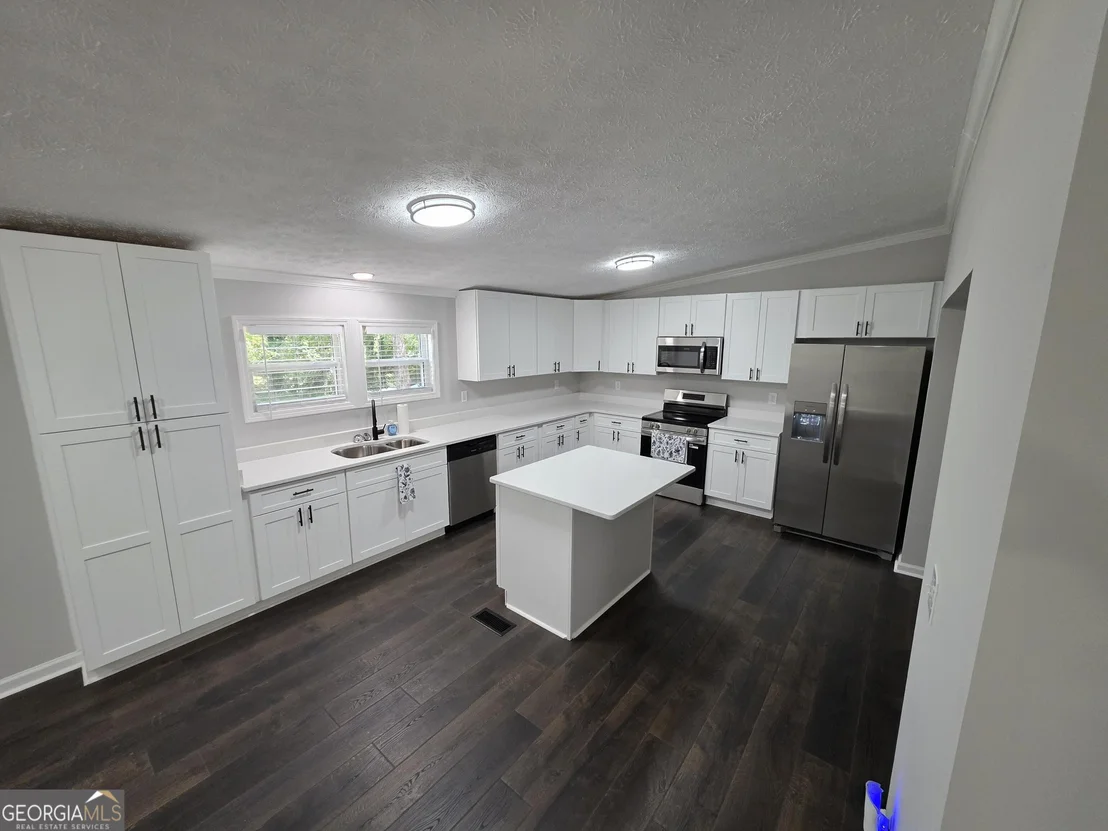 Photo of 305 Zellner Road