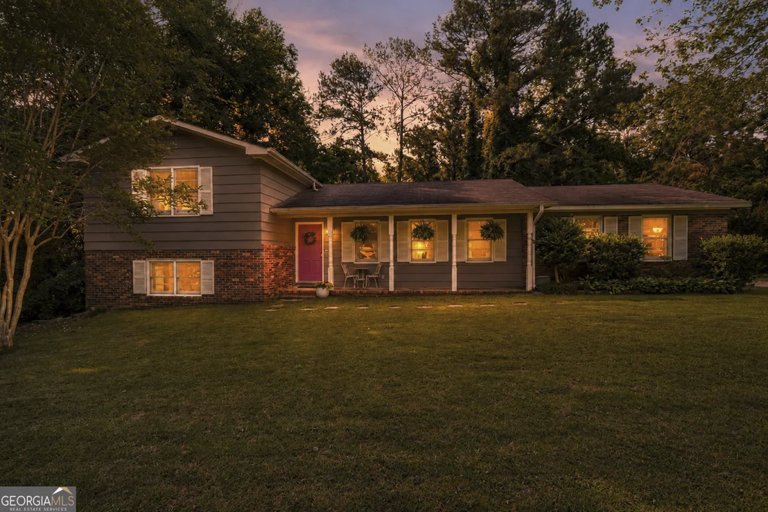Photo of 1179 Matthews Place