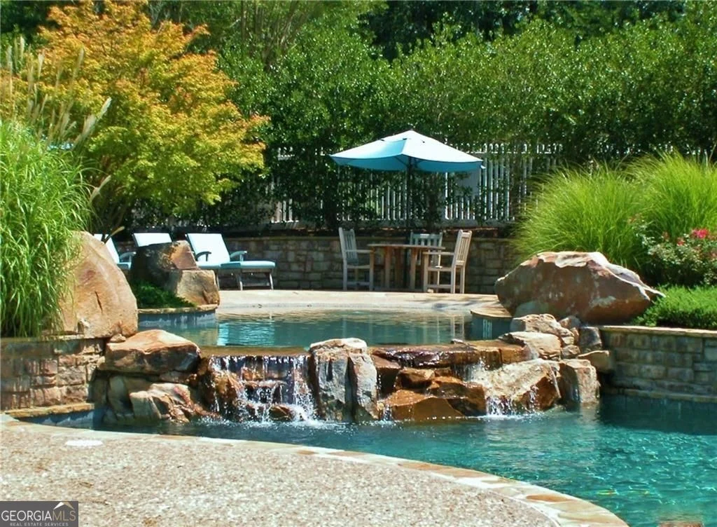 Photo of 6756 Hedge Row Lane