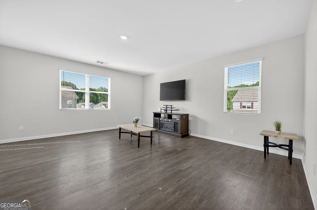 Photo of 401 Hughes Lane