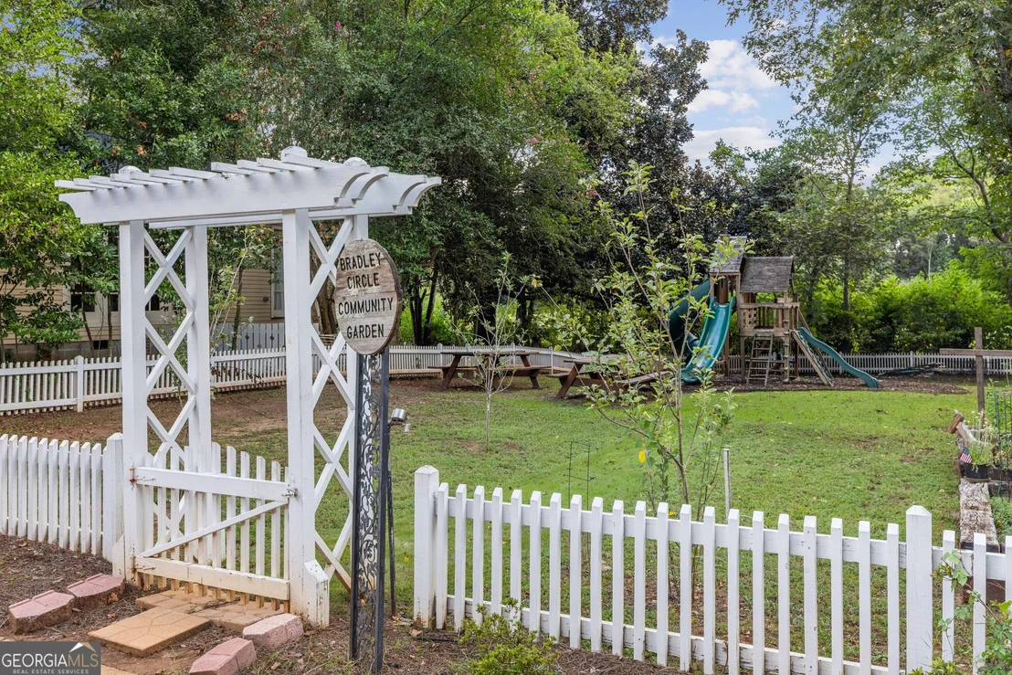Photo of 2910 Bradley Circle