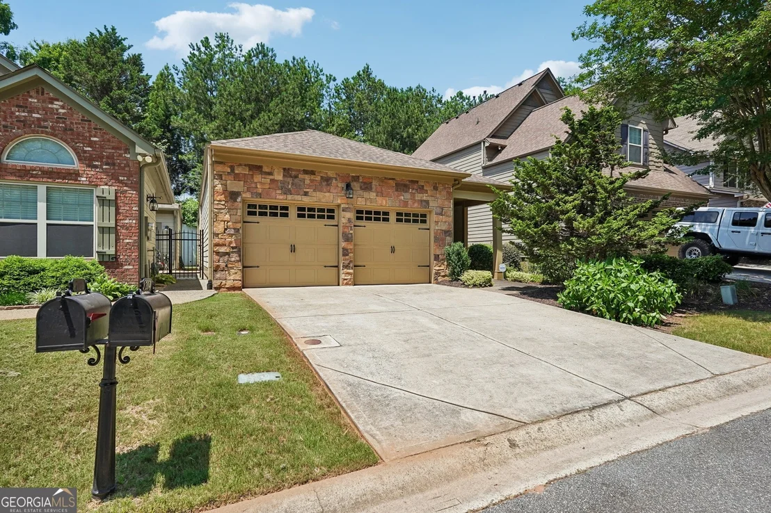 Photo of 204 Oakleaf Drive