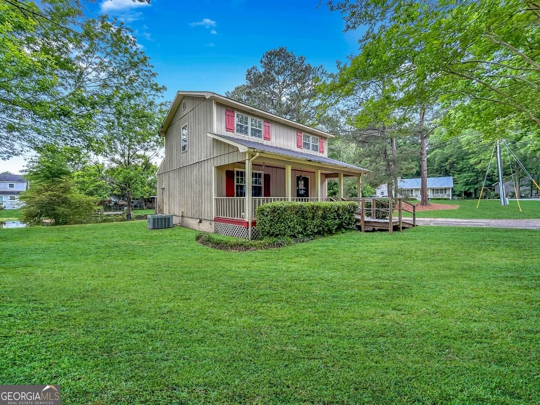 Photo of 411 Edgewater Circle