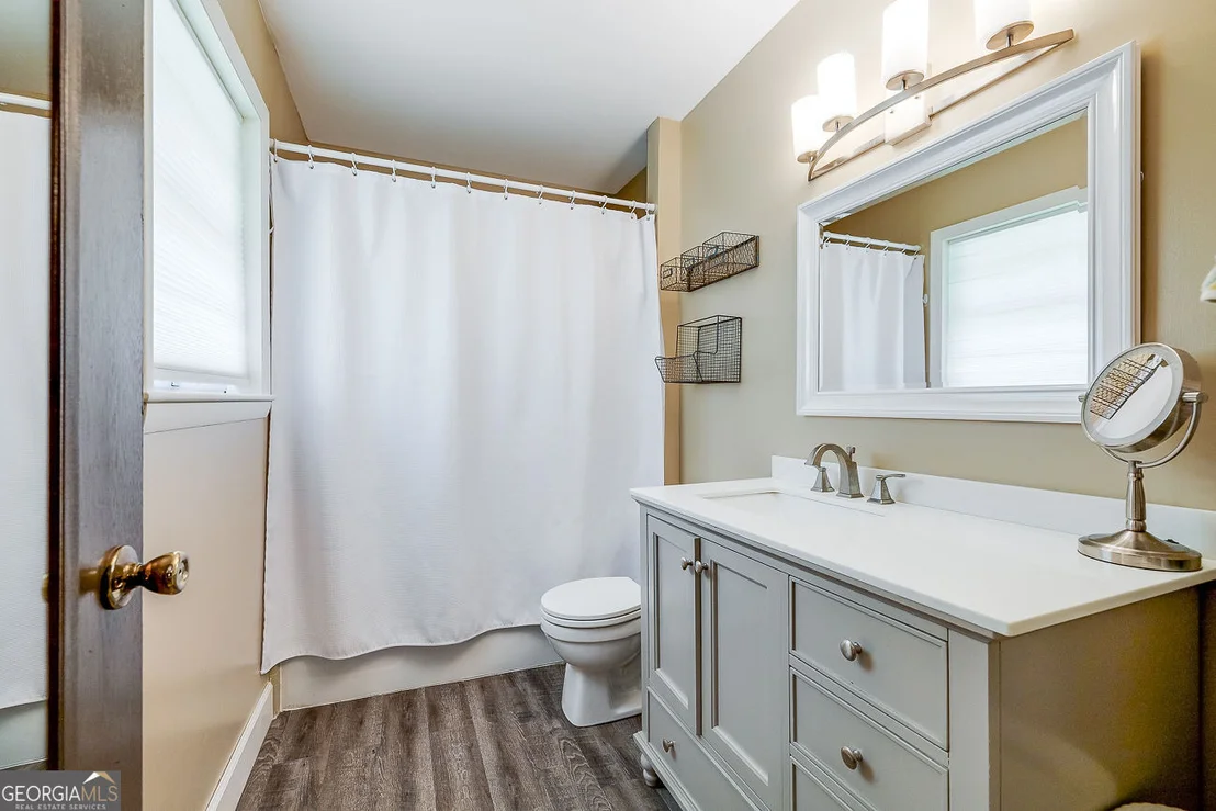 Photo of 1325 Pine Barren Road